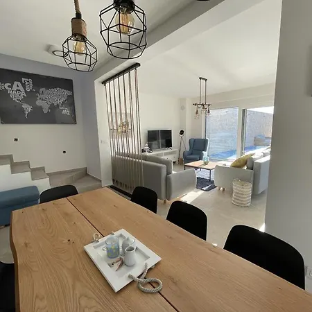 Lemon House Villa *